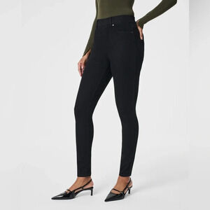 Spanx • Black SPANXshape™ EveryWear Ankle Skinny Jeans